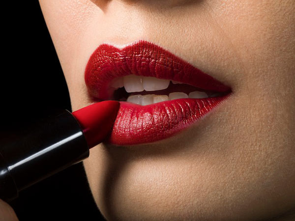 long lasting lipsticks,tips to put lipstick,lipsticks,beauty tips,beauty ,लिपस्टिक,ब्यूटी,ब्यूटी टिप्स