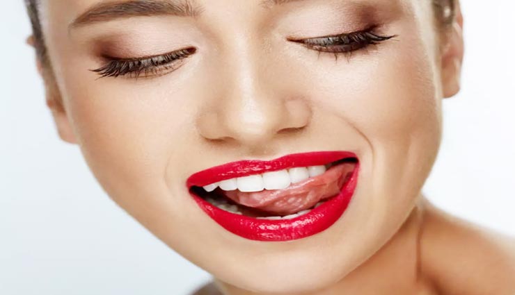 सर्दियों में सामने आती हैं होंठ फटने की समस्या, इन 3 तरीकों से करें देखभाल