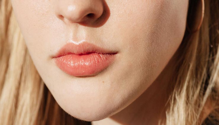 गर्मियों में होंठों को मुलायम बनाए यह लिप स्क्रब