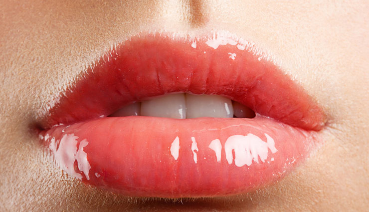 beauty tips,lips,lips care,lips darkness,lips care tips,simple beauty tips,quick beauty tips