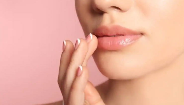 5 Homemade Scrubs For Soft Lips