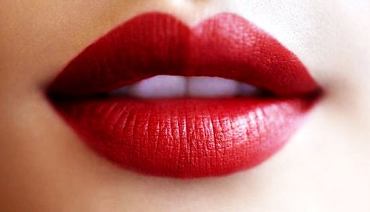 mistakes while applying lipstick,lipstick care tips,lips care tips,lips,beauty,beauty tips in hidi