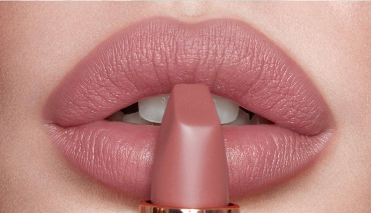5 Hacks to Make Your Lipstick Last Longer