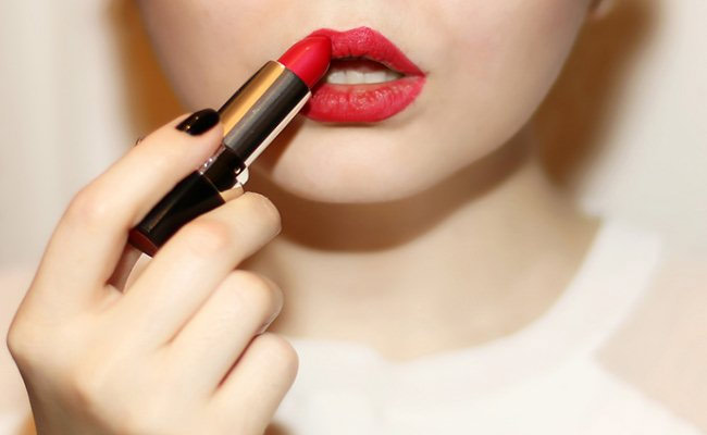 lipstick last longer,tips to make lipstick last longer,lipstick tips,beauty tips