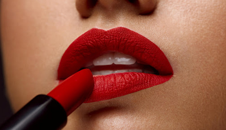 harmful effects of using lipstick,beaut tips,beauty hacks,make up tips