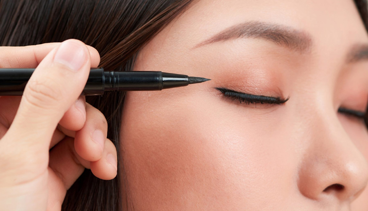 liquid eyeliner perfectly,tips to apply liquid eyeliner perfectly,liquid eyeliner,beauty,beauty tips