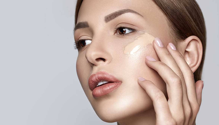 5 Tips and Tricks To Apply Liquid Foundation Like a Pro