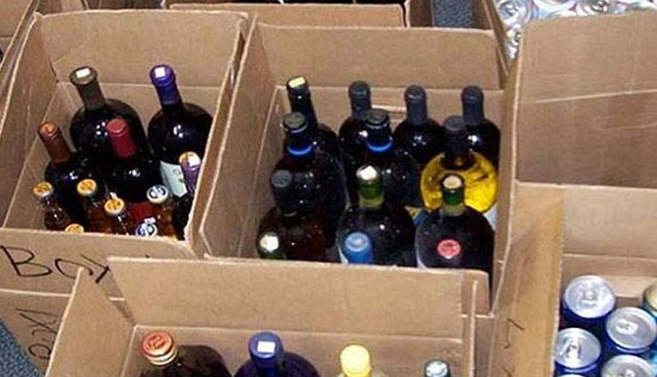 coronavirus update,coronavirus lockdown,bihar police nab cartons of foreign liquor in darbhanga,cartons of foreign liquor in darbhanga,bihar,news