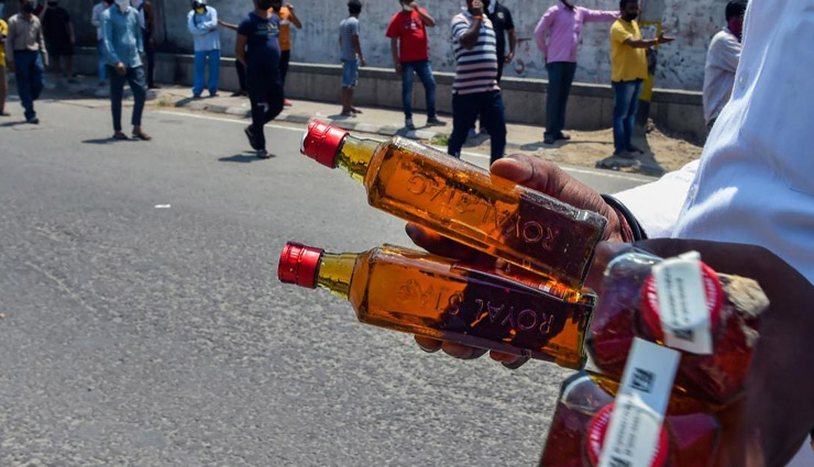 दिल्ली में आज से सस्ती हुई शराब, अब नहीं देना होगा 70 फीसदी स्पेशल कोरोना टैक्स