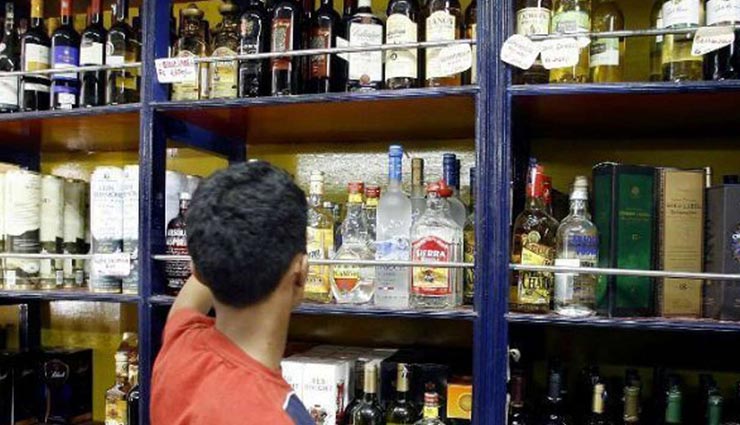 सीकर : शराब कारोबारियों ने दिया लाइसेंस सरेंडर करने का अल्टीमेटम, दुकान का समय बढ़ाने की मांग