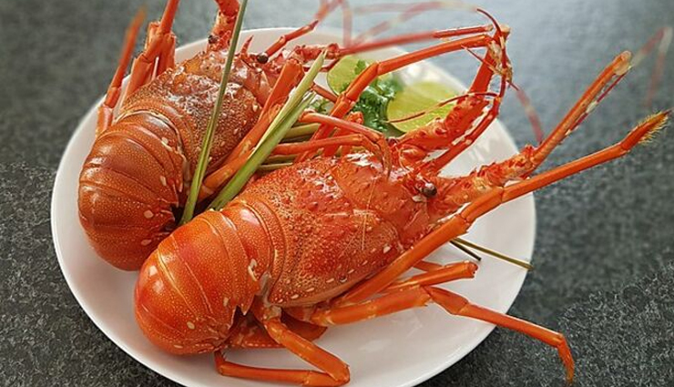 local foods maldives,maldivian cuisine,maldivian breakfast,mashuni,garudhiya,maldivian soup,mas huni,bis keemiya,maldivian pastries,bajiya,rihaakuru,maldivian lobster,havaadhulee bis,saagu bondibai,kulhi boakibaa,maldivian desserts,maldivian seafood,maldivian street food,maldivian culture,maldives food guide