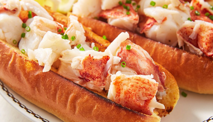 Indulge in Coastal Luxury: The Perfect Lobster Roll Recipe