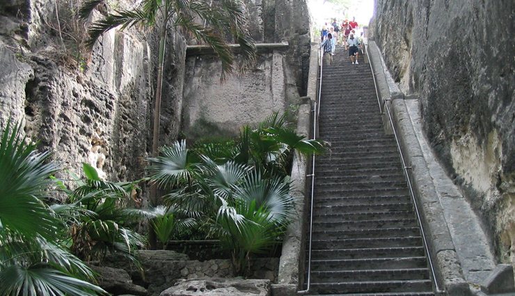 local places in bahamas,atlantis paradise island,queens staircase,fort fincastle,exuma cays land and sea park,blue lagoon island,bahamas,places to visit in bahamas,attractions in bahamas