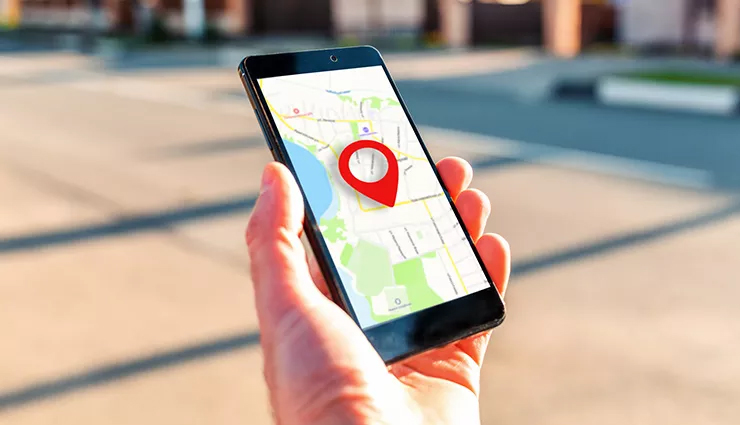 सोलो ट्रिप पर जाने वाली महिलाएं रखें इन बातों का ध्यान, सफर बनेगा आसान solo female travel,women safety while traveling alone,solo travel tips,women travel guide,female solo traveler tips,solo trip planning,safe travel for women,solo travel destinations for women,women hostel safety tips,women backpacking tips