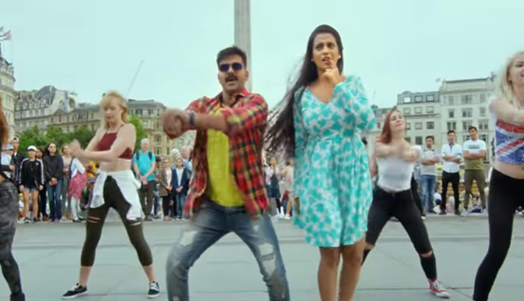 
पवन और अक्षरा सिंह की जोड़ी ने किया कमाल, यू-ट्यूब पर बार-बार देखा जा रहा उनका ये डांस वीडियो