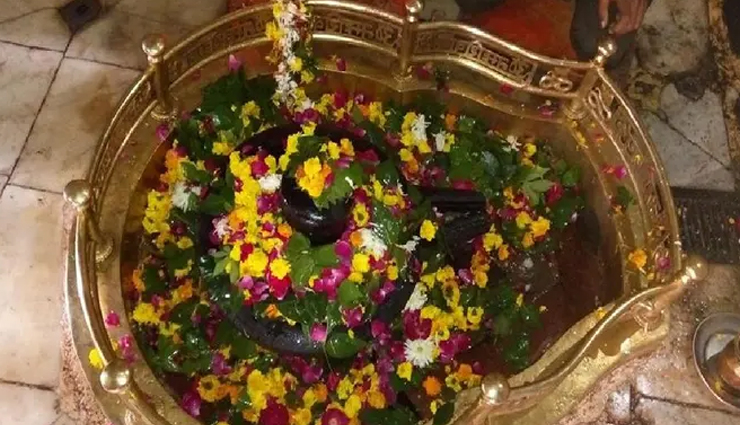 सावन में करना चाहते हैं भोले बाबा के दर्शन, चले आइये उत्तरप्रदेश के इन प्रसिद्द शिव मंदिर famous shiv temple in uttar pradesh,popular lord shiva temples in up,top shiva temples to visit in uttar pradesh,historical shiva temples in uttar pradesh,best shiva temples for devotees in up,sacred shrines of lord shiva in uttar pradesh,holy shiv temples in the state of uttar pradesh,ancient shiva temples of uttar pradesh,must-visit lord shiva temples in up,spiritual places dedicated to lord shiva in uttar pradesh,shiva lingams and temples in uttar pradesh