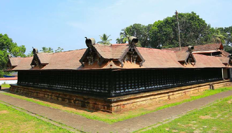 8 must visit temples of kozhikode,kozhikode temples,best temples in kozhikode,kozhikode religious sites,famous temples in kozhikode,kozhikode spiritual tour,temples to visit in kozhikode,kozhikode heritage temples,top temples in kozhikode,kozhikode temple guide