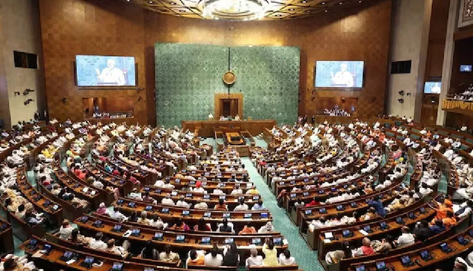 543 से बढ़कर 816 होंगी लोकसभा में सीटें, 33% महिलाओं के लिए आरक्षित करने की तैयारी; मोदी सरकार लाने जा रही बिल