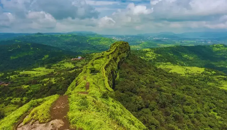 pet friendly travel india,travel with dogs india,dog friendly destinations,pet friendly vacations,best places to travel with pets,manali pet friendly hotels,kottayam houseboats for pets,pet travel tips india,holiday with dog india,dog friendly stays india