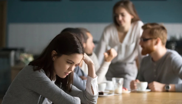 toxic friends to avoid,signs of fake friends,unhealthy friendships,types of toxic friends,when to end a friendship,toxic friendship red flags,emotional well-being,letting go of bad friends,how to identify fake friends,negative people in life