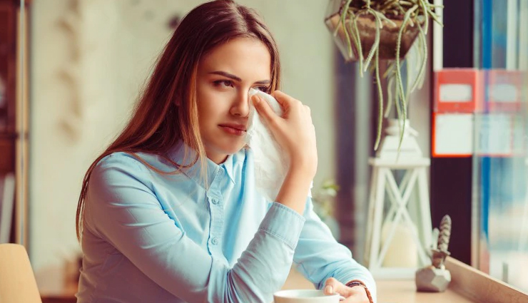 लॉन्ग डिस्टेंस रिलेशनशिप के लिए खतरा बनते हैं ये संकेत, करते हैं कमजोर रिश्ते का इशारा signs of trouble in long-distance relationships,red flags in long-distance relationships,warning signs in long-distance relationships,long-distance relationship problems,how to spot trouble in long-distance relationships,signs that a long-distance relationship is failing,communication issues in long-distance relationships,distance and relationship challenges,common issues in long-distance relationships,coping with challenges in long-distance relationships