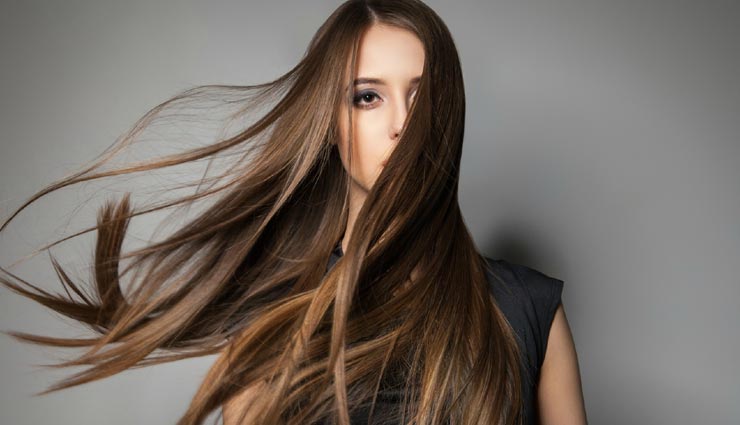 लम्बे बालों की चाहत को पूरा करेंगे ये 4 टिप्स, जानें और आजमाकर देखें