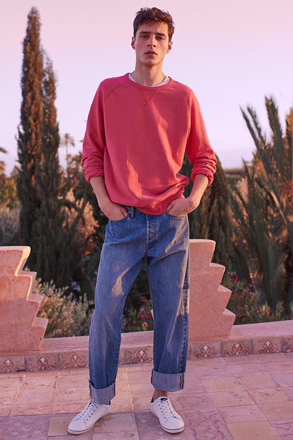 mismatch combination for boys,finger shape shoes,socks on sandals,funky printed shirt,latest fashion tips,fashion tips,fashion funda