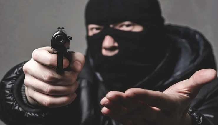 श्रीगंगानगर : पिस्तौल तान फाइनेंस कंपनी में की गई लाखों की लूट, कंपनी के पूर्व कर्मचारी पर लगे आरोप