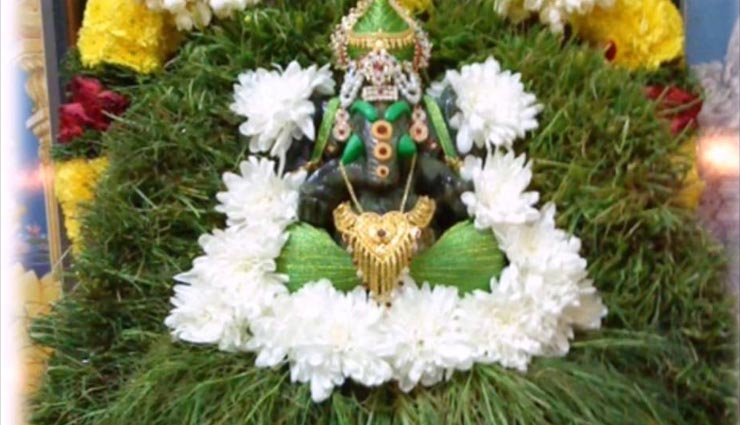 Ganesh Chaturthi 2019: क्यों गणपति जी को पसंद है दूर्वा, चढाने से मिलती है विशेष कृपा
