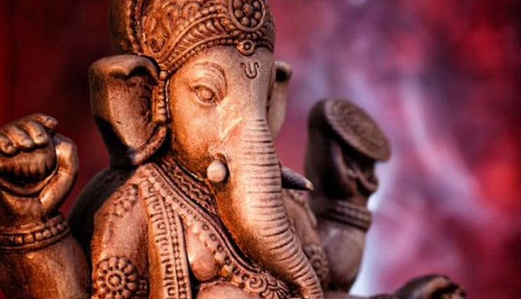 Ganesh Chaturthi 2018 : शनि देव की दृष्टि से गणेश का सिर हुआ धड़ से अलग, पढ़े पूरी कथा