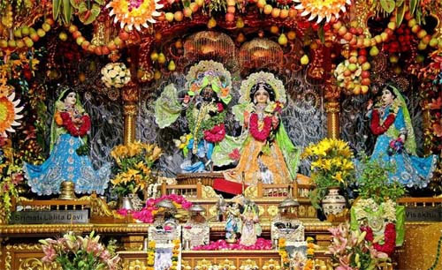 janmashtami 2019,most famous lord krishna temples,lord krishna temples in india,banke bihari temple,vrindavan,dwarkadish temple,dwaraka,krishna balaram mandir,vrindavan,jugal kishore temple,mathura,guruvayur temple,kerala