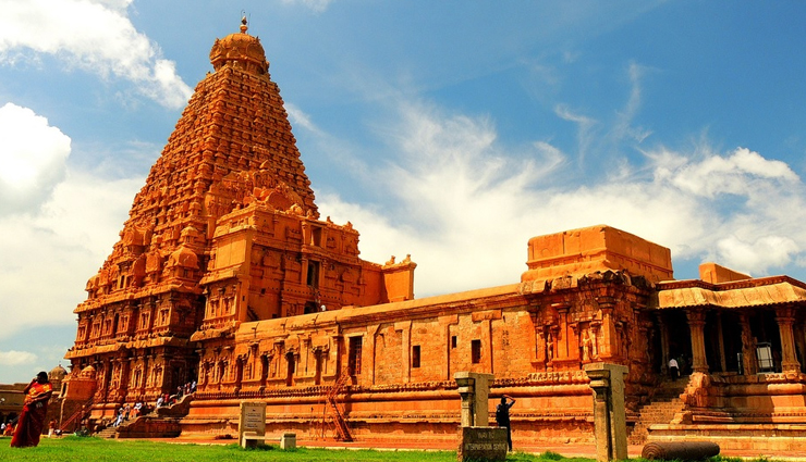 shivratri special,lord shiva temples,famous lord shiva temples in india,temples in india,india,kedarnath temple,uttarakhand,shri amarnath cave temple,jammu and kashmir,lingaraj temple,odisha,shore temple,tamil nadu,baba baidyanath temple,jharkhand,trimbakeshwar temple,maharashtra,mahakaleshwar temple,madhya pradesh,somnath temple,gujarat,tarakeshwar temple,west bengal,kashi vishwanath temple,uttar pradesh,omkareshwar temple,madhya pradesh,mallikarjuna swamy temple,andhra pradesh,brihadeshwara temple,tamil nadu,tungnath mahadev temple,uttarakhand,da parbatia temple,assam,murudeshwar temple,karnataka,vadakkunnathan temple,kerala,ramanathaswamy temple,tamil nadu,baba bhootnath mandir,himachal pradesh,chidambaram nataraja temple,tamil nadu