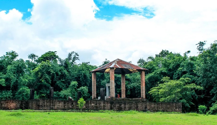 shivratri special,lord shiva temples,famous lord shiva temples in india,temples in india,india,kedarnath temple,uttarakhand,shri amarnath cave temple,jammu and kashmir,lingaraj temple,odisha,shore temple,tamil nadu,baba baidyanath temple,jharkhand,trimbakeshwar temple,maharashtra,mahakaleshwar temple,madhya pradesh,somnath temple,gujarat,tarakeshwar temple,west bengal,kashi vishwanath temple,uttar pradesh,omkareshwar temple,madhya pradesh,mallikarjuna swamy temple,andhra pradesh,brihadeshwara temple,tamil nadu,tungnath mahadev temple,uttarakhand,da parbatia temple,assam,murudeshwar temple,karnataka,vadakkunnathan temple,kerala,ramanathaswamy temple,tamil nadu,baba bhootnath mandir,himachal pradesh,chidambaram nataraja temple,tamil nadu