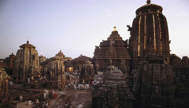lord shiva,lord shiva temples,lord shiva temples in bhubaneswar,bhubaneswar,lingaraja temple,muktesvara temple,rajarani temple,parsurameswar temple,pabaneswara temple