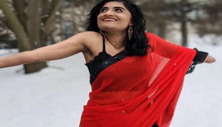 ग्रेनेड धमाके में खोए अपने दोनों हाथ से महिला ने किया कुछ ऐसा