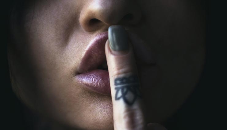 प्राइवेट पार्ट में इस चीज को लगवाने से निकलता हैं नकली खून, खुद को वर्जिन दिखाने के लिए महिलाऐं कर रही इस्तेमाल