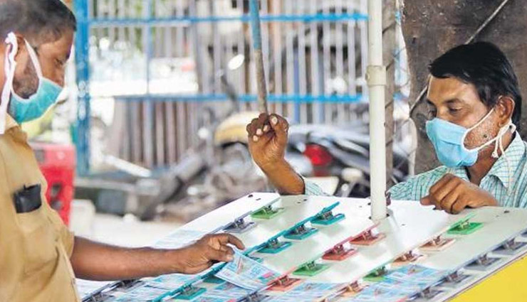 केरल: जिस लॉटरी टिकट के नहीं बिकने से परेशान था दुकानदार, उसी ने बनाया उसे करोड़पति kerala,kerala lottery,lottery ticket,news