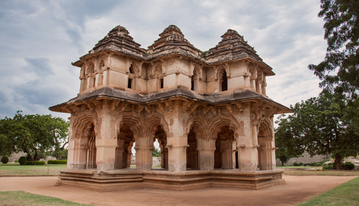 tourist attractions in hampi,must-visit places in hampi,top hampi tourist spots,hampi travel guide,hampis best attractions,exploring the beauty of hampi,historical sites in hampi,hampi unesco world heritage,hampi ruins and monuments,hampi sightseeing gems