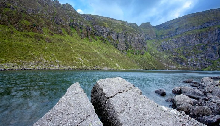 hidden gems ireland,offbeat ireland travel,lesser-known places ireland,ireland travel guide,secret spots ireland,ireland travel tips,unique ireland destinations,ireland unexplored locations,ireland travel experiences