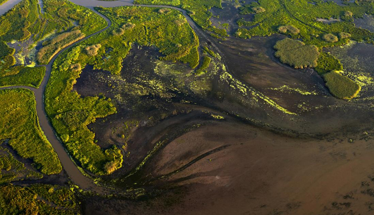 travel destinations,10 travel destinations,treasure,diamonds- murfreesboro,dinosaur fossils,opals,pirate treasure,jade,thunder eggs,montezuma,hidden treasure,fenn treasure,travel,holidays,travel guide