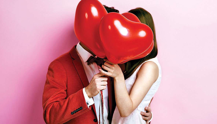 इस महिला को पसंद नहीं हैं अपने हमउम्र मर्द, युवा लड़कों के साथ करती हैं रोमांस 