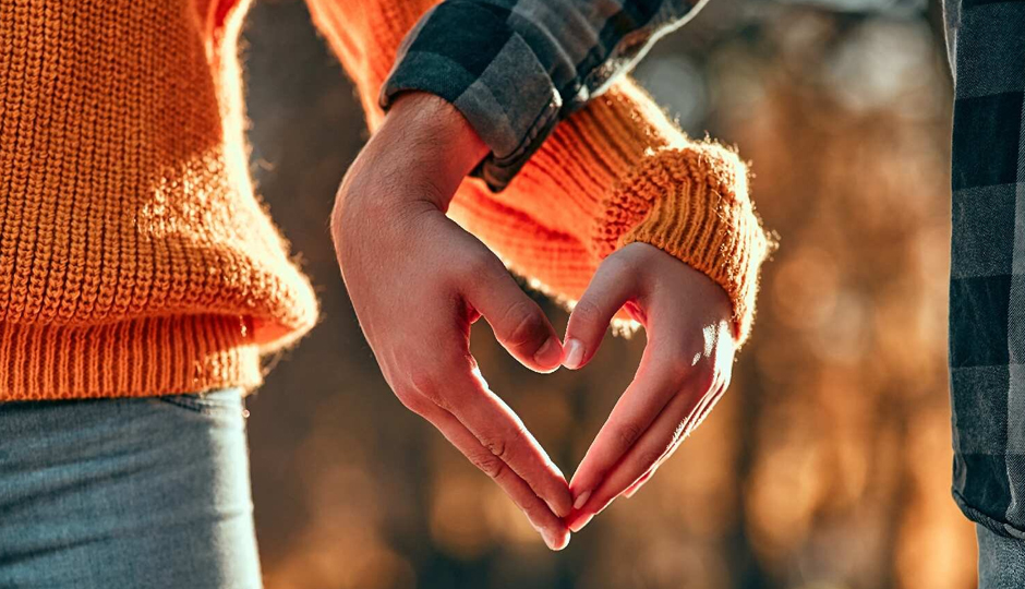 10 Signs What Love Feels Like