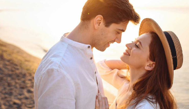 facts about love,surprising love facts,love science,psychological aspects of love,love and health,love relationships,true love facts,couples heart rates,love at first sight,love and immunity,romantic love insights