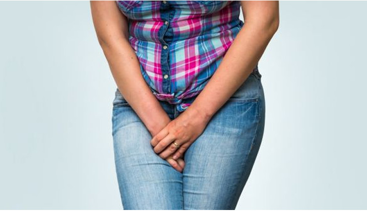 पति का था अफेयर, पत्नी ने साहिलियों के साथ मिलकर प्रेमिका के प्राइवेट पार्ट में डाल दिया मिर्ची पाउडर