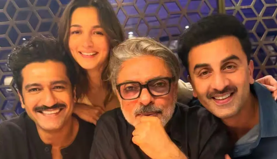 रणबीर-आलिया-विक्की की फिल्म  ‘लव एंड वॉर’ नहीं हुई पोस्टपोन, तय समय पर 2026 में होगी रिलीज