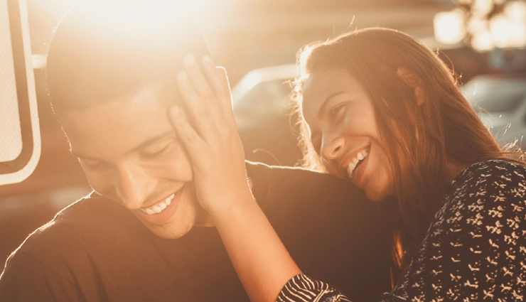 signs of love at first sight,love at first sight indications,recognizing love at first sight,signs of instant attraction,love at first glance signs,undeniable signs of love at first sight,experiencing love at first sight,love at first sight encounters,true love at first sight signs