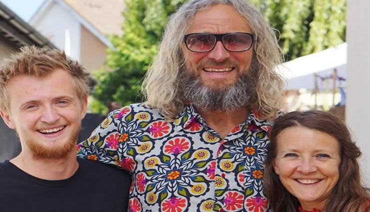 man slept with wife dead body,london,russel davisan,wife dead body