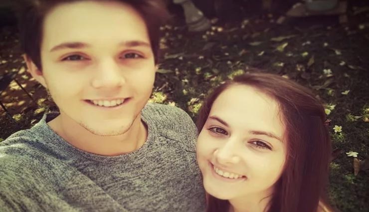 यहां डेटिंग के लिए खुली हैं स्कूल, लड़कों को सिखाई जाती हैं ये चीजें weird news,weird school,china school,love school,classes on romance