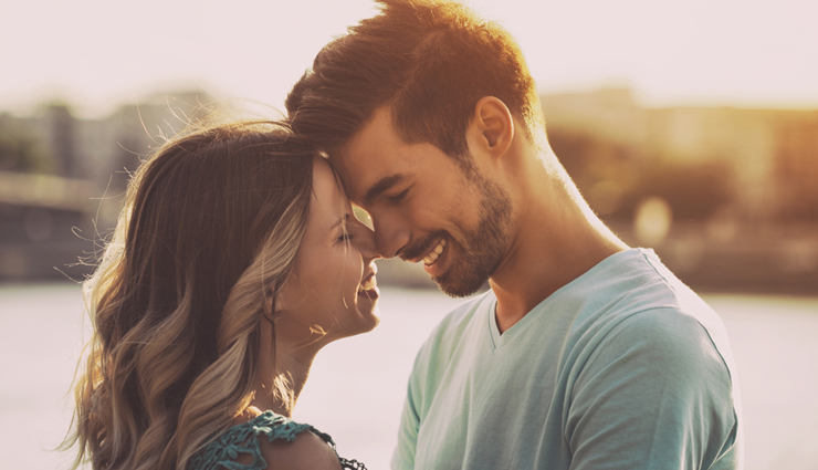 signs someone loves you,couple tips,relationship tips