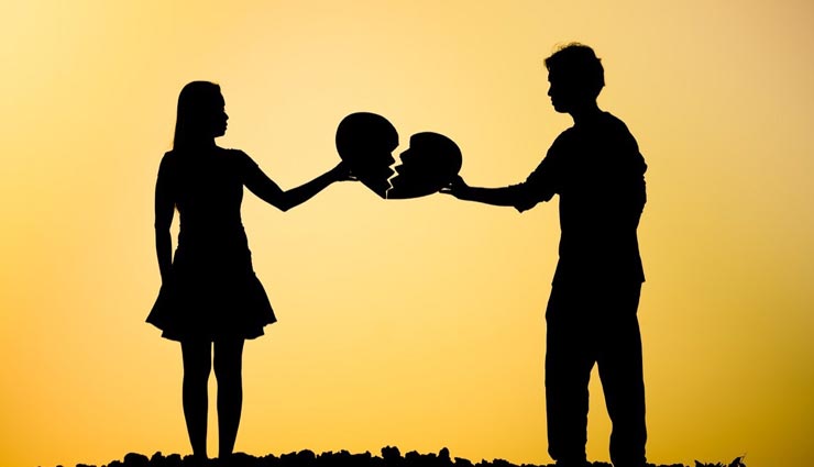 प्यार से ज्यादा लॉकडाउन में हो रही तकरार, आजमाए ये वास्तु उपाय